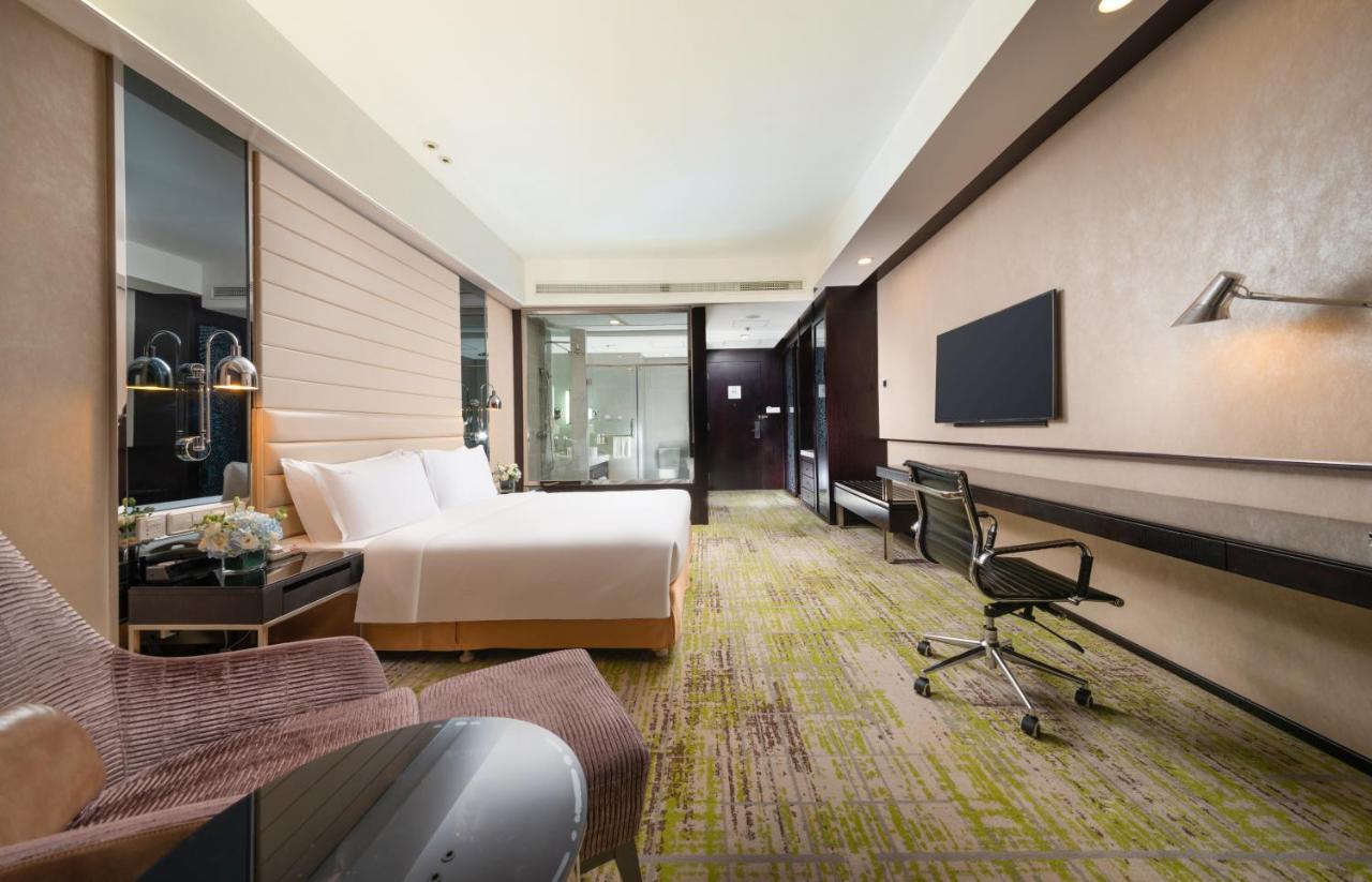 Holiday Inn Beijing Focus Square, an IHG Hotel Buitenkant foto
