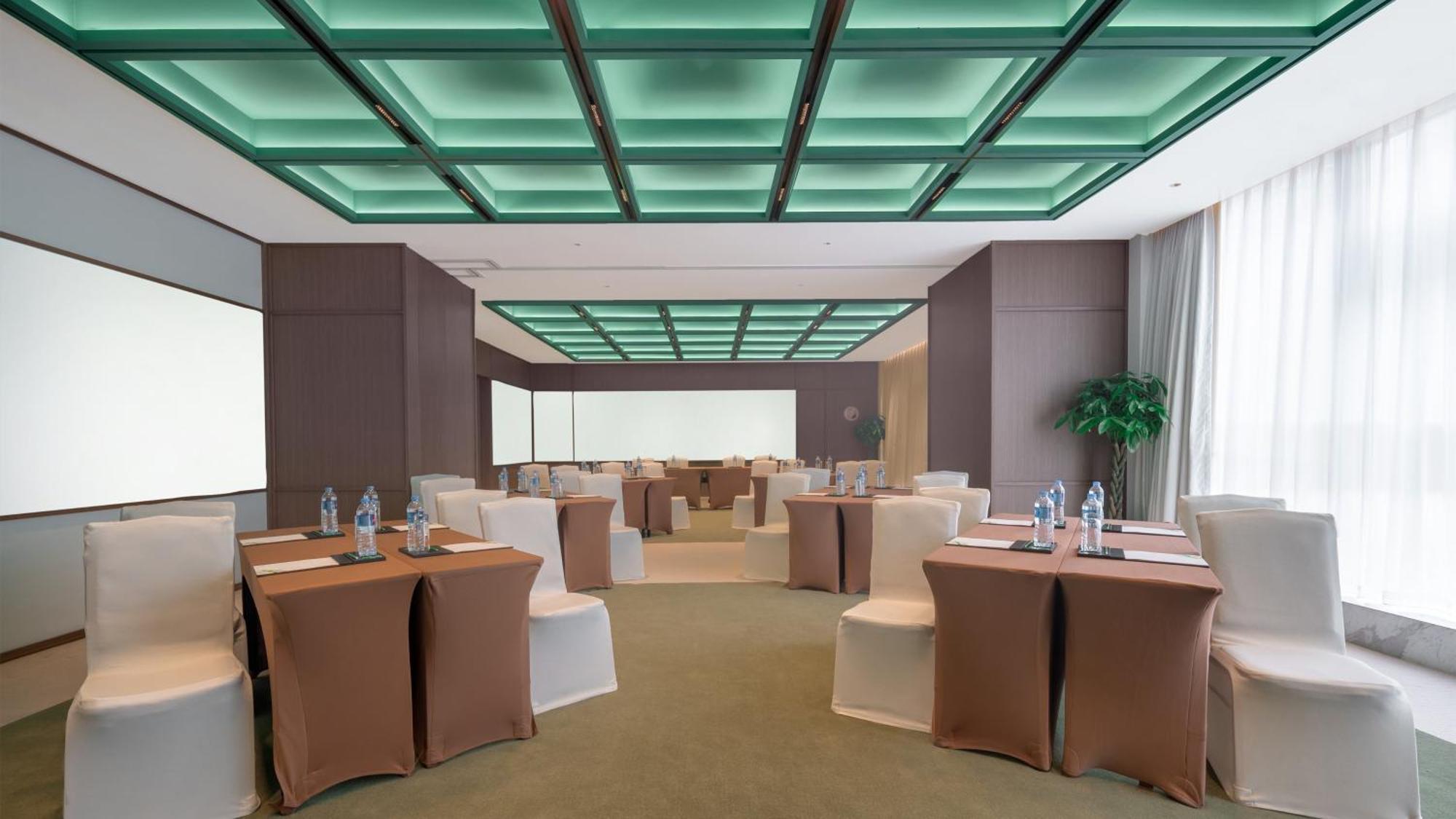 Holiday Inn Beijing Focus Square, an IHG Hotel Buitenkant foto