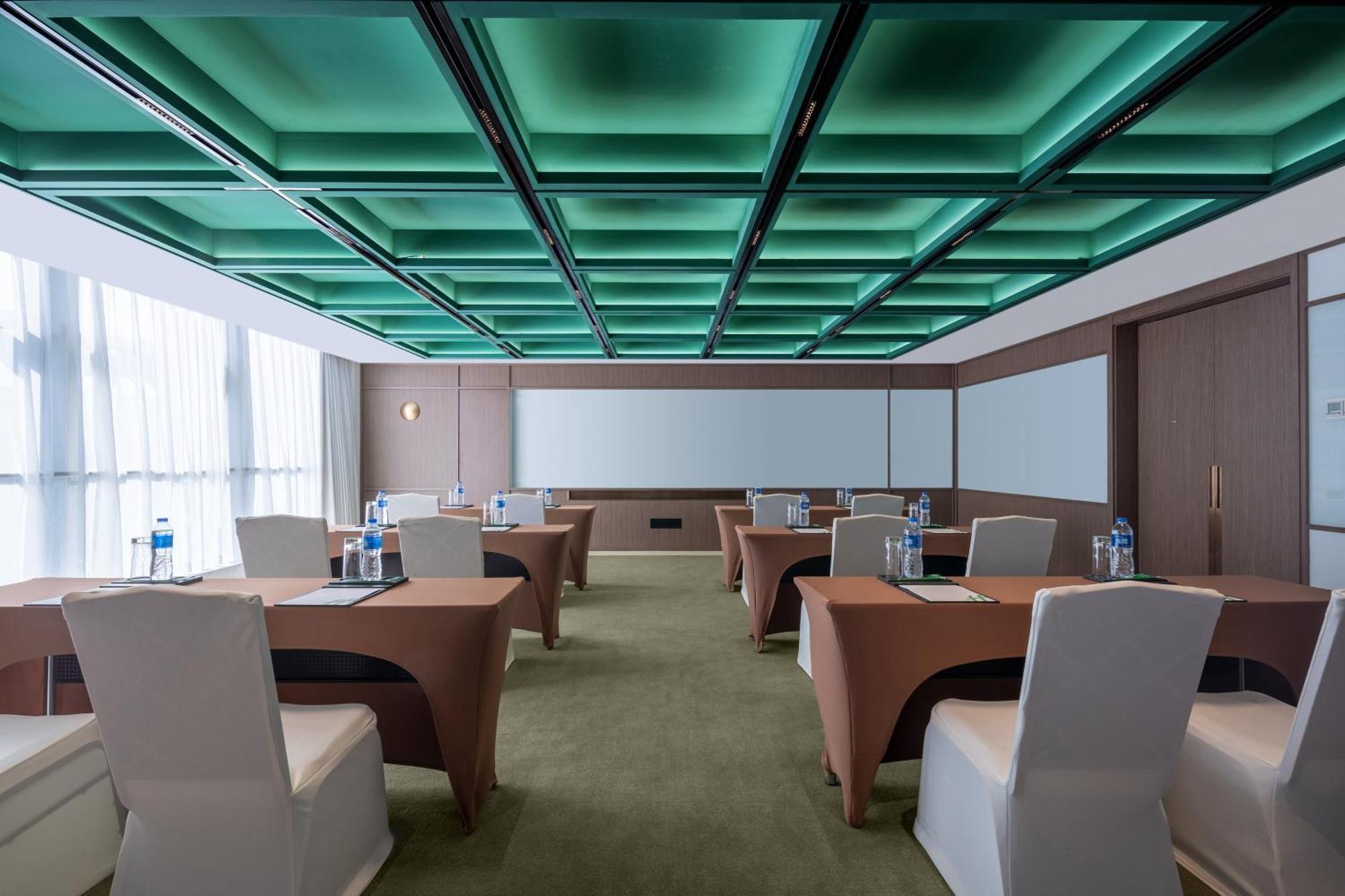 Holiday Inn Beijing Focus Square, an IHG Hotel Buitenkant foto