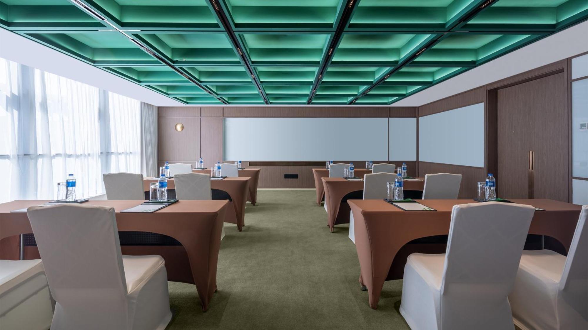 Holiday Inn Beijing Focus Square, an IHG Hotel Buitenkant foto