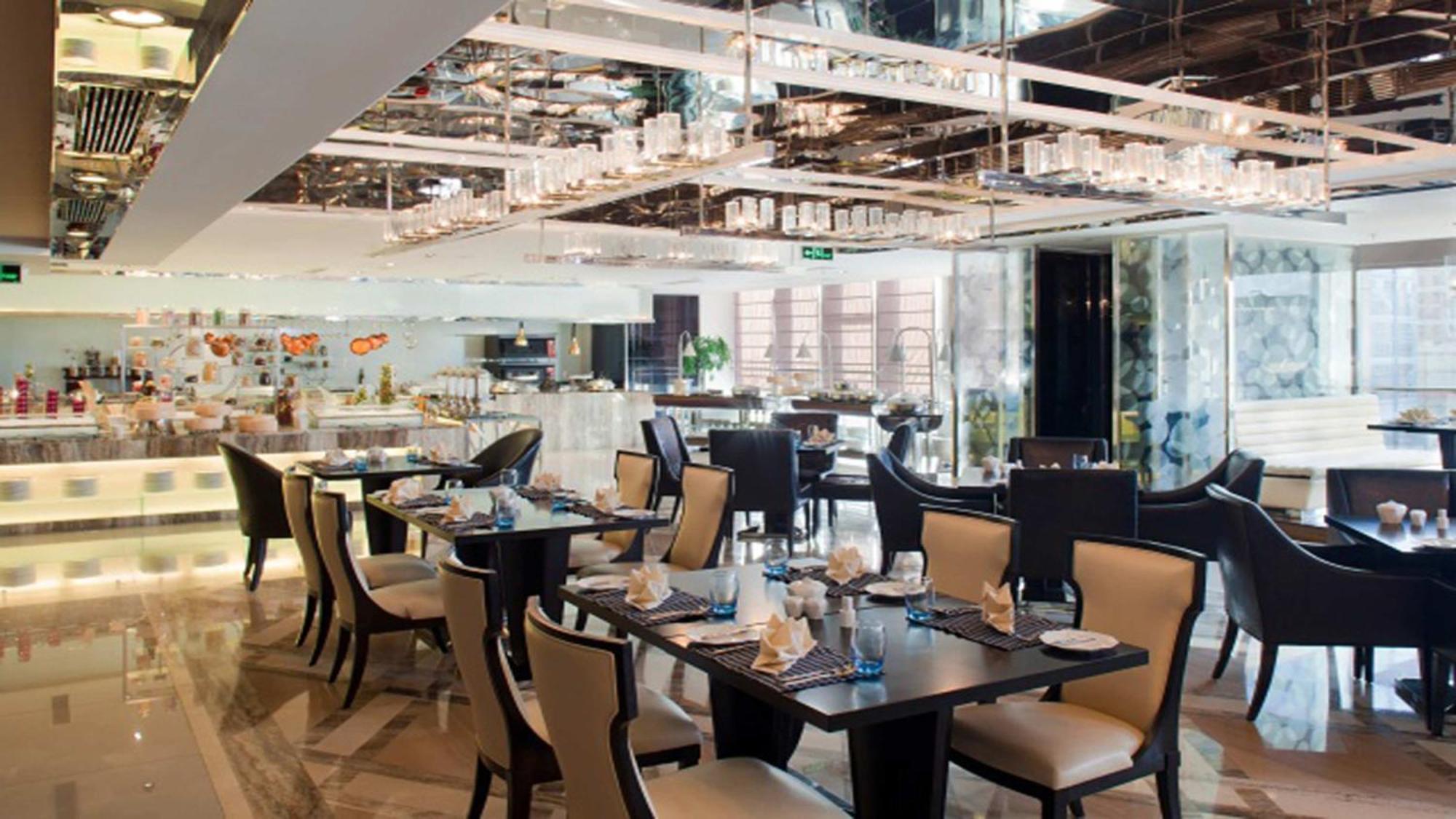 Holiday Inn Beijing Focus Square, an IHG Hotel Buitenkant foto