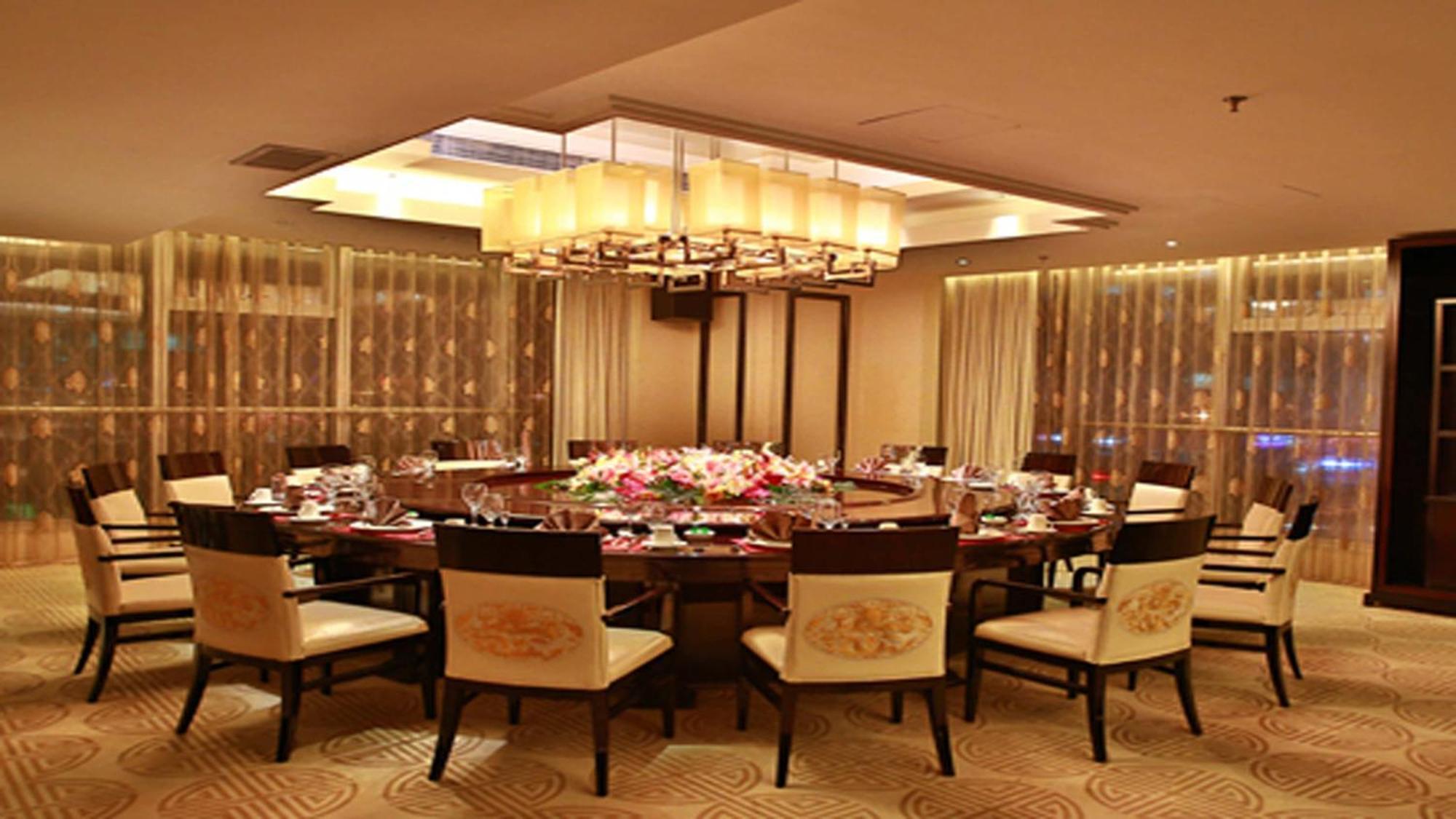 Holiday Inn Beijing Focus Square, an IHG Hotel Buitenkant foto