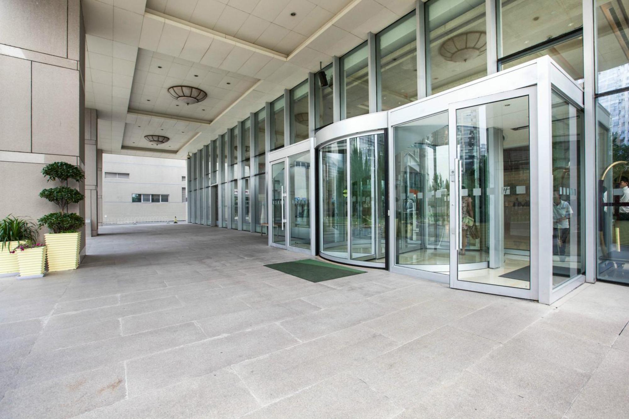 Holiday Inn Beijing Focus Square, an IHG Hotel Buitenkant foto