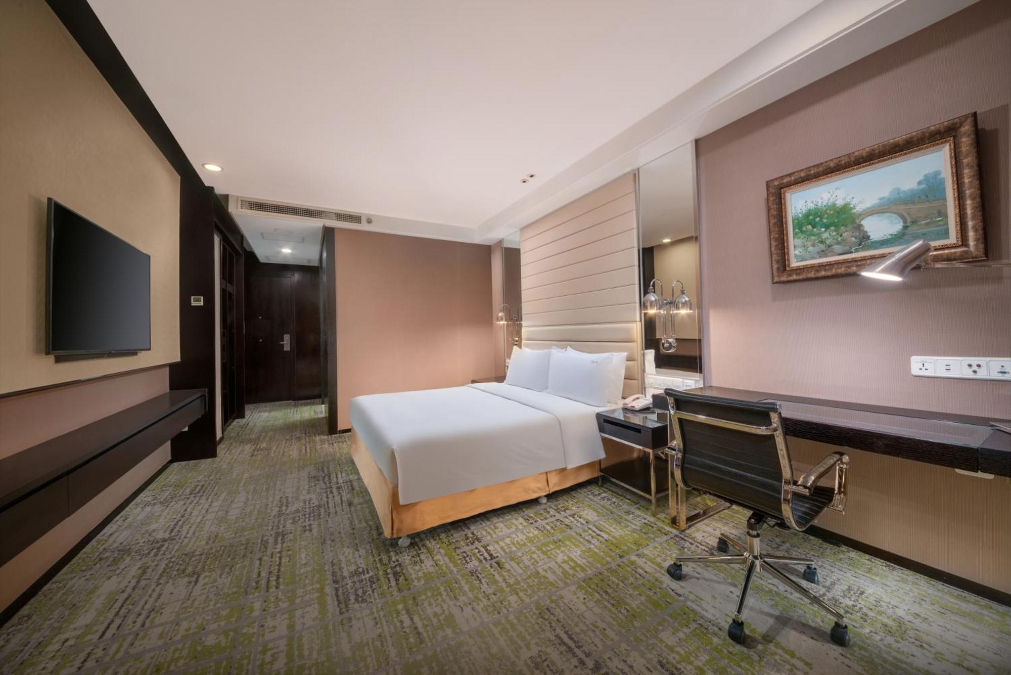 Holiday Inn Beijing Focus Square, an IHG Hotel Buitenkant foto